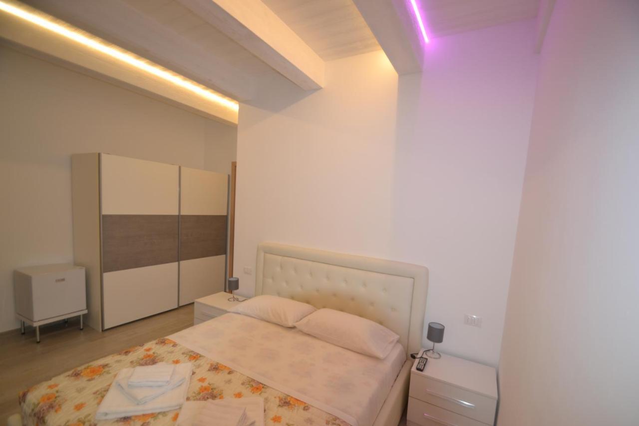 Onda Chiara B&B Porto SantʼElpidio エクステリア 写真